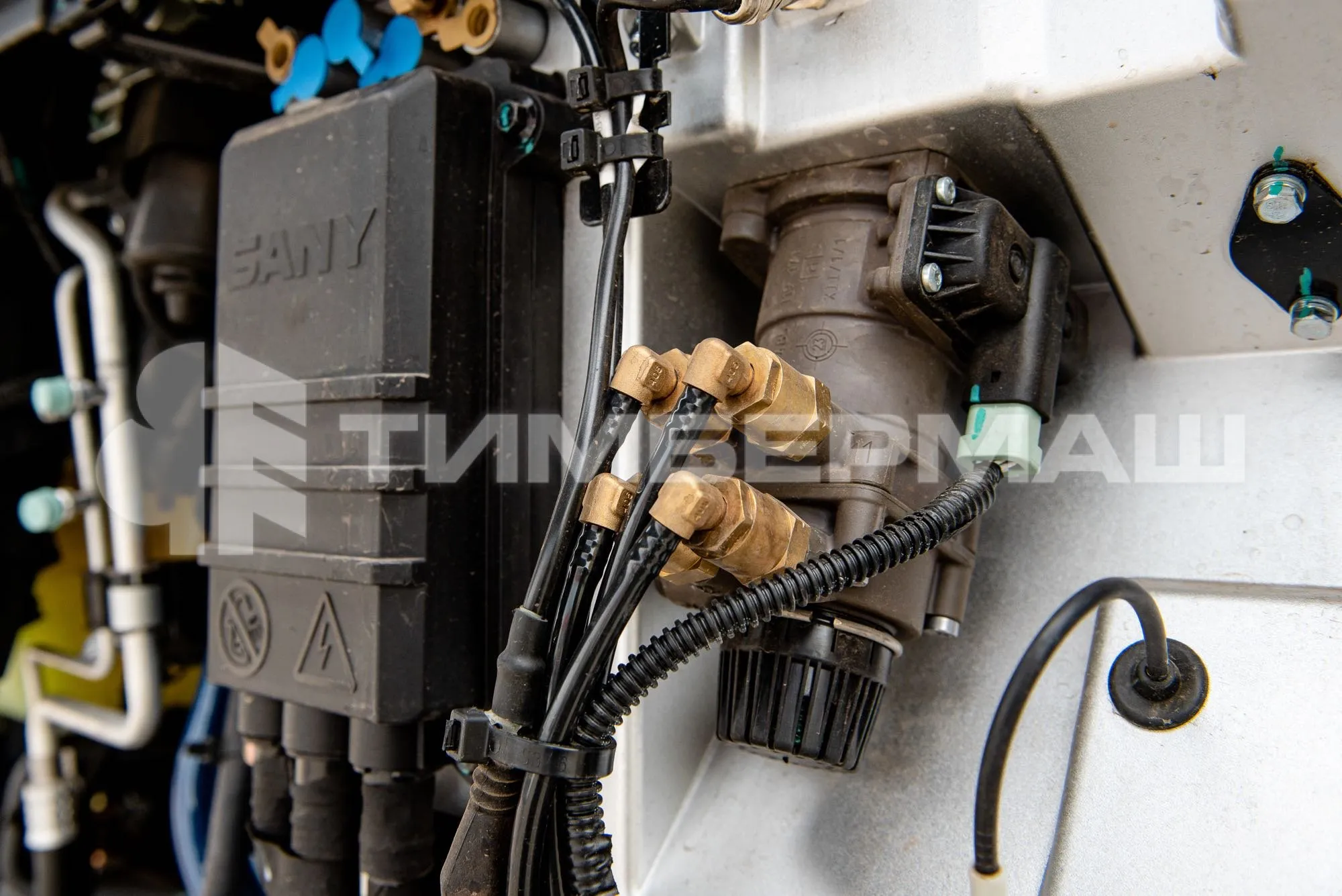 Седельный тягач SANY S490 синий фото 15